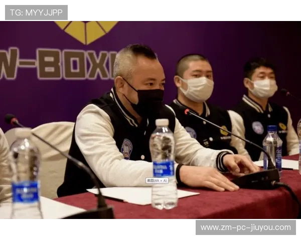 国际拳击裁判在执法中采用即时录像回放與医疗顾问并行机制，拳击赛裁判